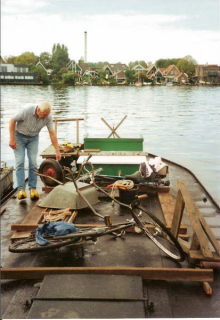  bezig met laden van de oude vos
